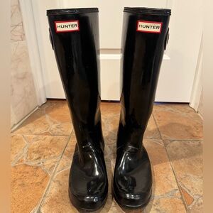 Hunter Gloss Black Tall Rain Boots with Red Trim Logo